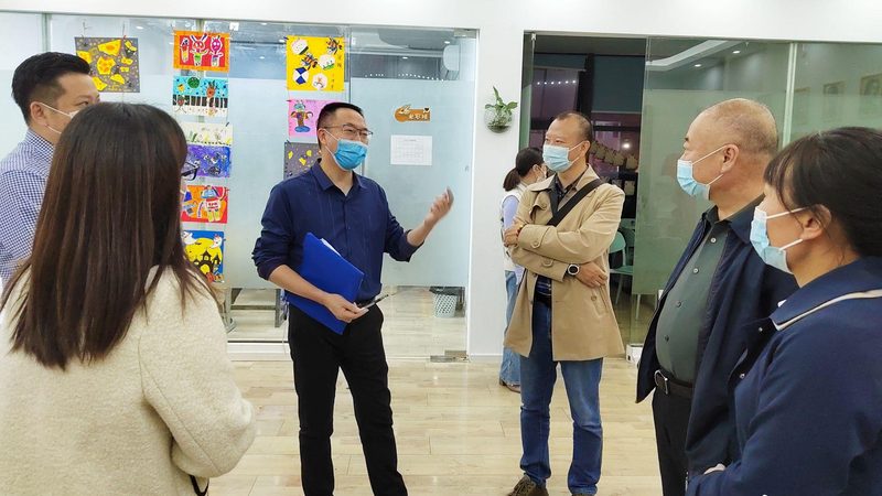 成人教育网上平台：便利与挑战并存